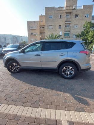 טויוטה RAV4 הייבריד (2018)