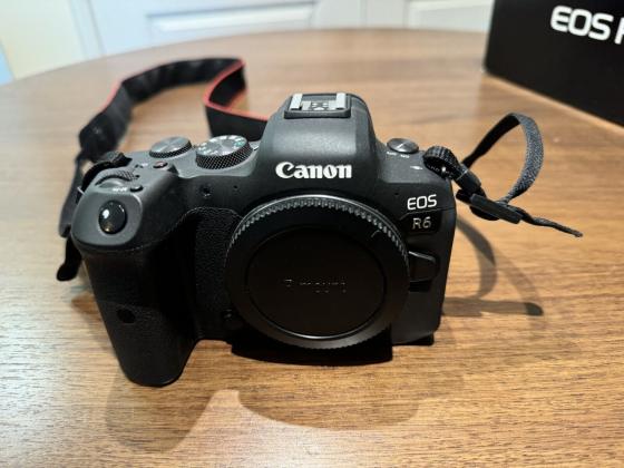 Canon EOS R6 20.1MP Mirrorless Camera