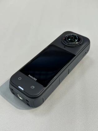 Insta360 X5 Action Camera + Extra Battery, 114cm Invisible Sefie Stick