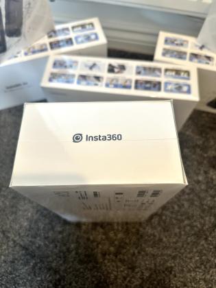 Insta360 X4 8K 360 Action Camera, 8K30fps 5.7K60fps, 4K Wide-Angle Vid