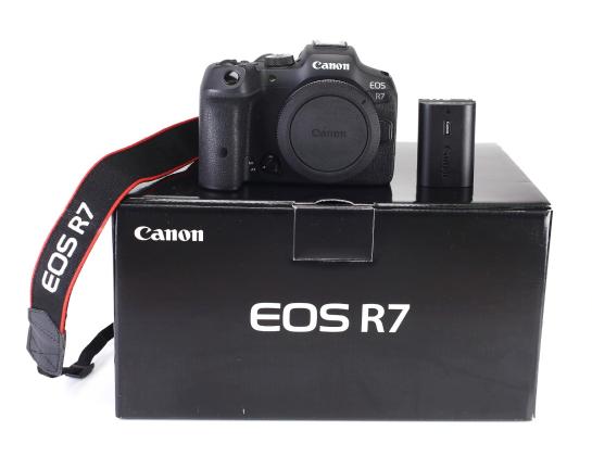 Canon EOS R7 (Body Only), Mirrorless Vlogging Camera, 32.5 MP Image Qu