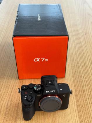 Sony Alpha 7 IV Mirrorless Interchangeable Lens Camera, 33MP Full-Fram
