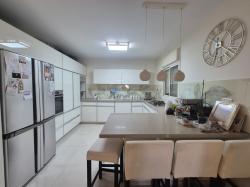 נדבה יוסף 20 (פסגת זאב מזרח)