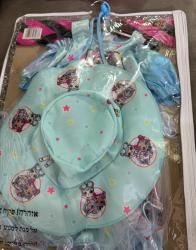 מבחר גדול של פריטים לתינוקותבמצב חדש