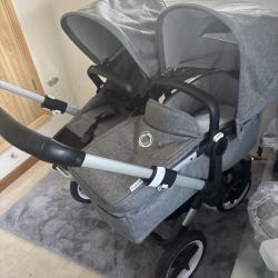 Bugaboo Donkey 3 Duo (אפור)כולל:עריסה