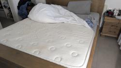 למסירה מחולון מיטה זוגית מעץ