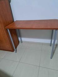 סט ריהוט משרדי במצב כמו