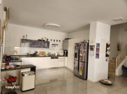 אורי בן ארי 17 (פסגת זאב מרכז)