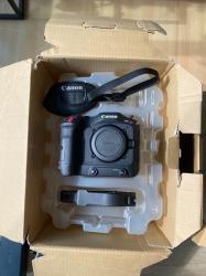 Canon Eos C70 Cinema Camera Rf Lens Mount, Super 35mm Dual Gain Output