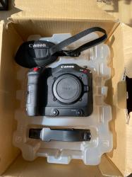 Canon Eos C70 Cinema Camera Rf Lens Mount, Super 35mm Dual Gain Output