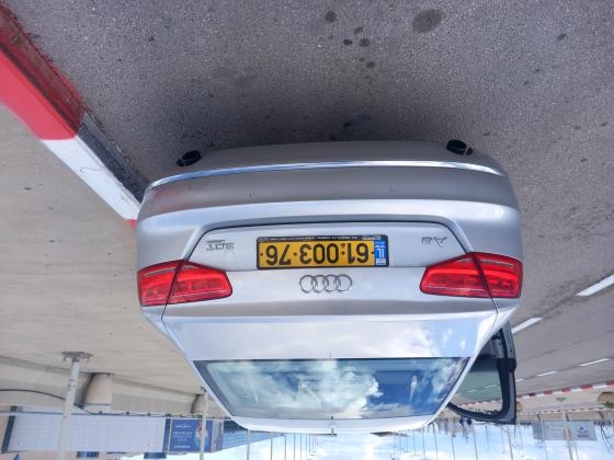 אאודי A8 (2011)