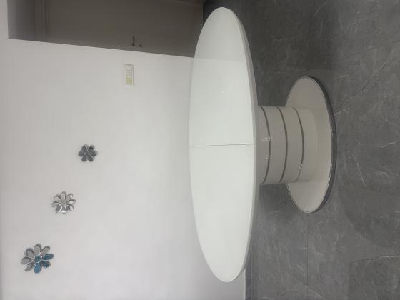 שולחן אלפסי מעוצב יפה,שילוב עץ