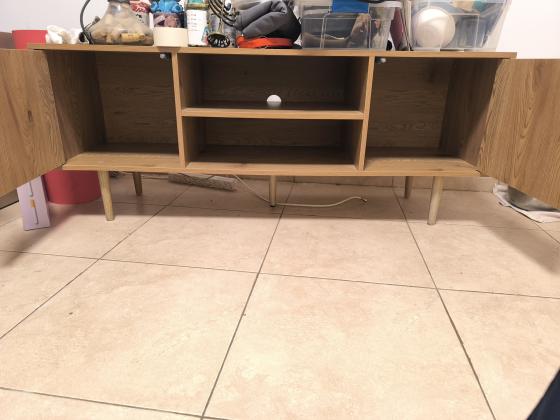 מידות:רוחב 140 ס"מ, עומק 40