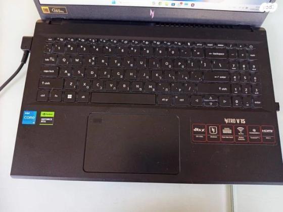 מחשב כמעט חדש לגמרי בשימוש כמה חודשים