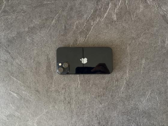 Apple iPhone 13 128GB Midnightלמכירה