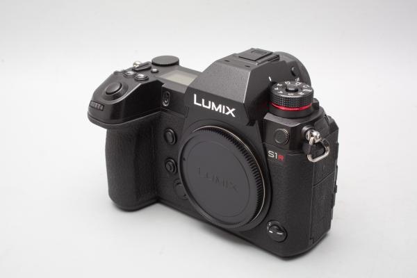 Panasonic LUMIX S1R Mirrorless Full Frame Digital Camera