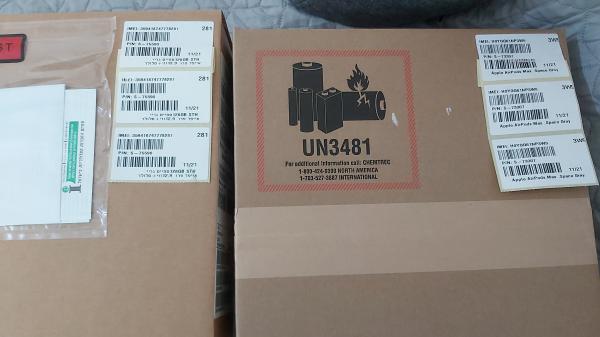 iPad Pro 12.9 128GB WiFi SIM card + rainbow airpods max headphone