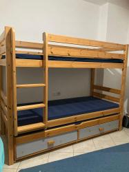 מיטה 2 קומות עם מזרן נפתח ומגירות