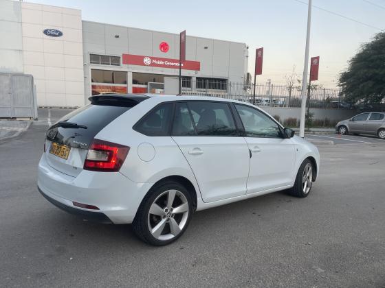 סקודה ראפיד ספייסבק (2015)