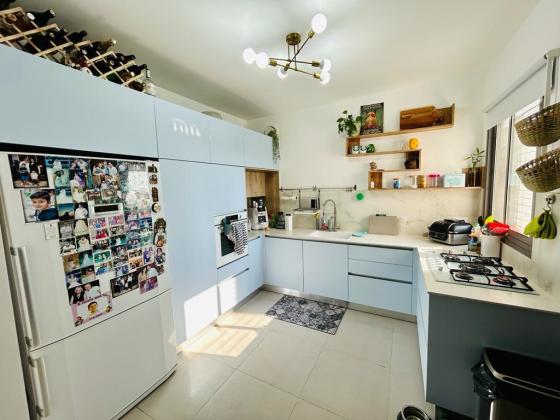 משה לוי 14 (נווה מאיר;בן גוריון;נווה יהונתן;יפה נוף)