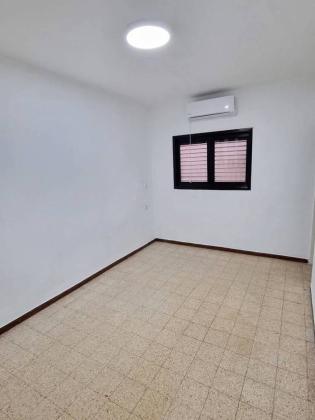 שדרות ירושלים 14 (תל יהודה)