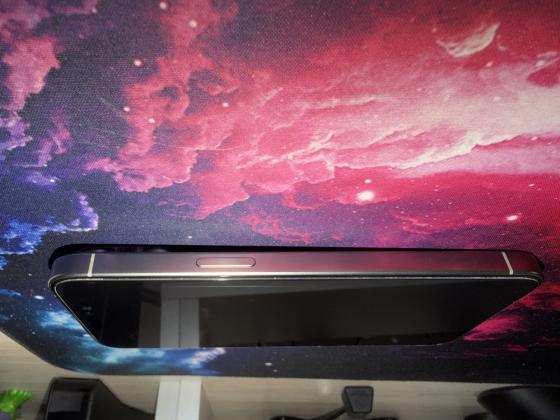 למכירה, אייפון 15 פרו מקס