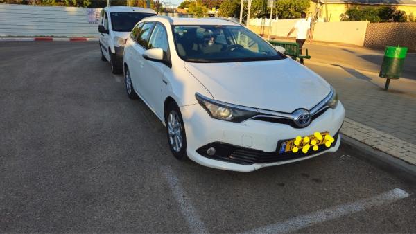 טויוטה אוריס (2016)