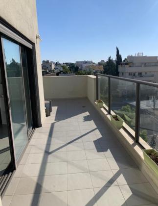 חזקיהו המלך 25 (שפירא)