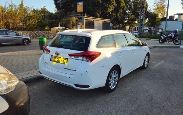 טויוטה אוריס (2016)