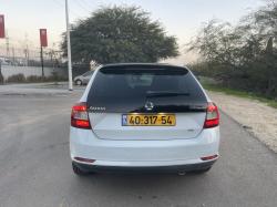 סקודה ראפיד ספייסבק (2015)