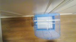 כלוב להאכלת יד נמכר בגלל