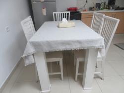 שולחן פלוס 5 כסאות מעץ