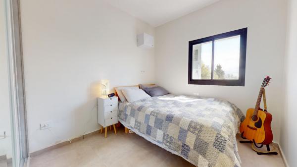 הברון הירש 12 (קרית משה)