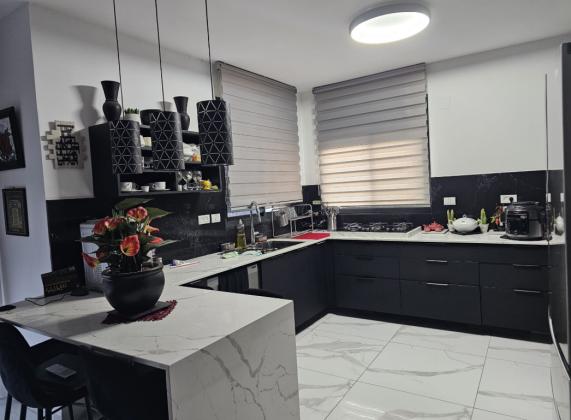 ביאליק 18 (קרית שמואל)