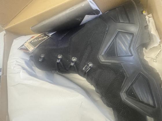 נעליים חדשות לא נעשה בהם שימוש