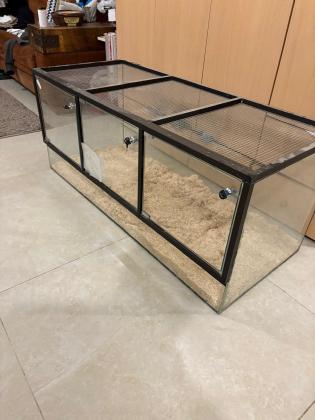 3 טרריומים וציוד במחיר מציאה!עקב