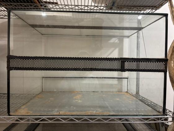 3 טרריומים וציוד במחיר מציאה!עקב