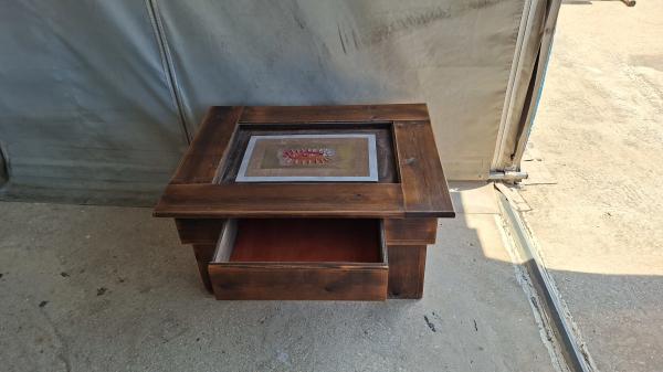 שולחן יוקרתי וחזק הכולל :