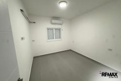 ז'בוטינסקי 17 (מערב)