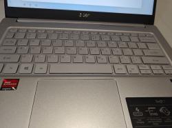 מחשב נייד במצב כמו חדש,