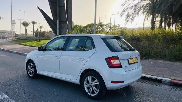 סקודה פאביה (2021)