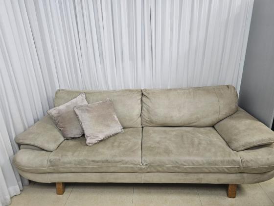 ספה במצב מצוין, בד רחיץ,
