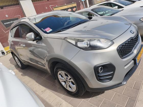 קיה קרניבל (2016)