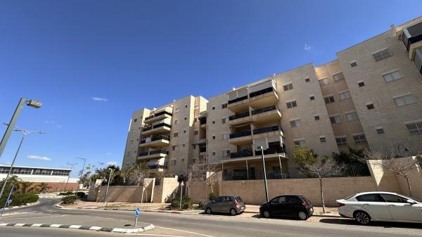 האוזנר גדעון 7979 (רמות)