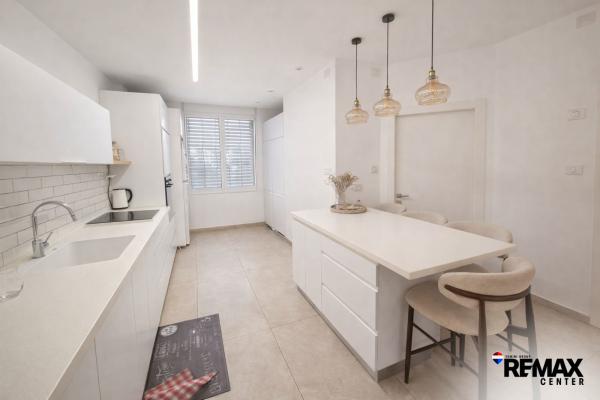 הירשפלד 1 (רמז)