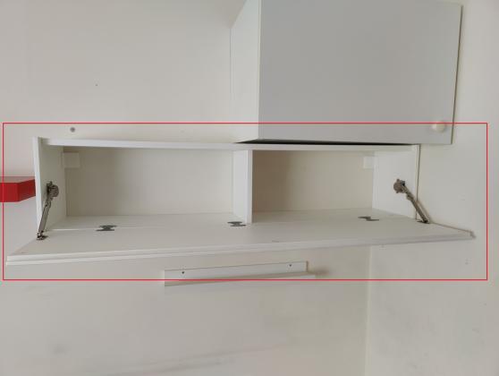 מדף עם דלת ציר