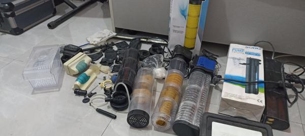אקווריום יפה מאוד כוללמשאבה פילטר