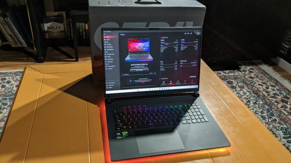 מוכר את המחשב הנייד החדש