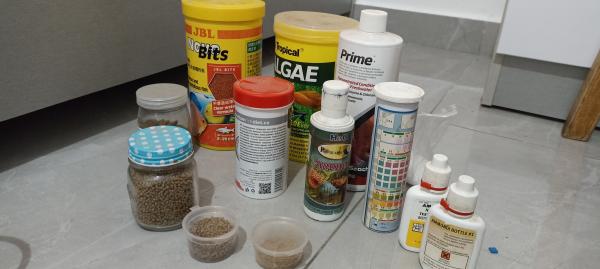 אקווריום יפה מאוד כוללמשאבה פילטר