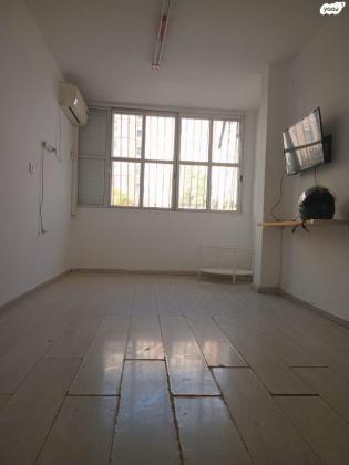 דוד המלך 33 (שכונה ד)